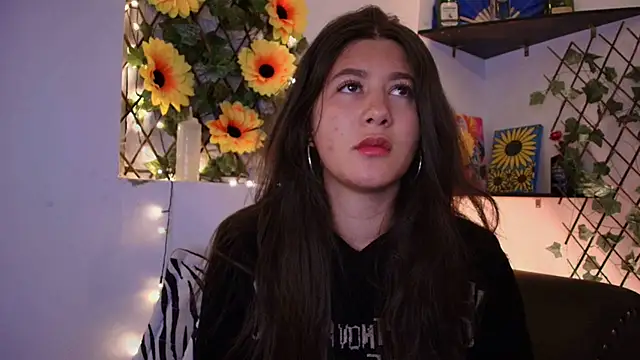 kisstarxxx online show from April 27, 3:58 am