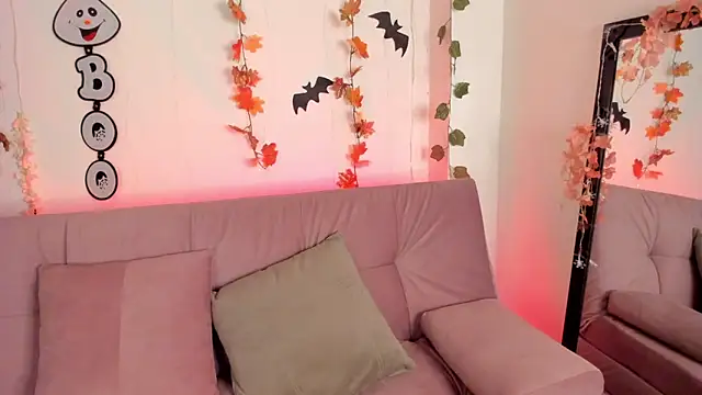 Snapshot of SamHill_1 chatting on October 14, 4:04 am SamHill 1 online show from October 14, 4:04 am