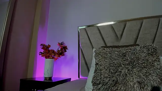 NoraDasilva online show from March 12, 12:57 am