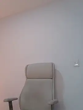 kiara-evans02 online show from December 2, 11:18 pm