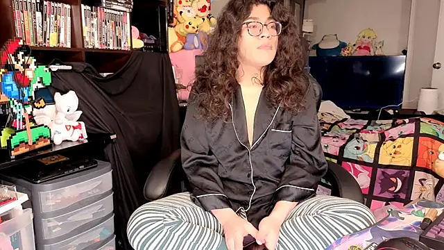 ShinyCherub online show from April 2, 2:42 am