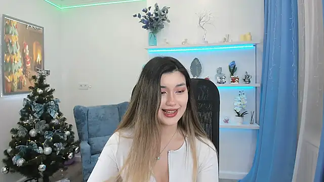 AnneTLi online show from December 13, 7:53 pm