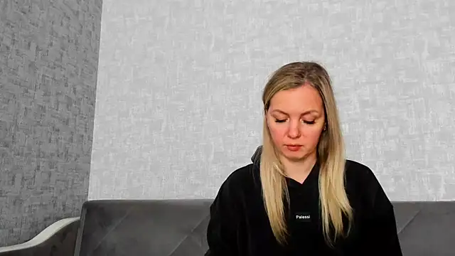 iam Venus online show from April 15, 8:37 am