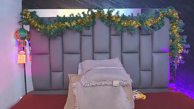  MiaBrown  online show from November 29, 12:20 pm