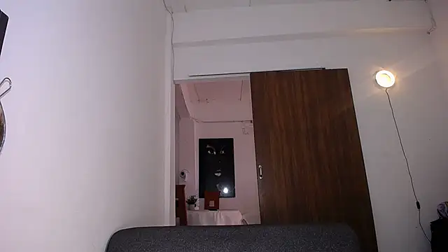 yselahot online show from February 11, 4:30 pm