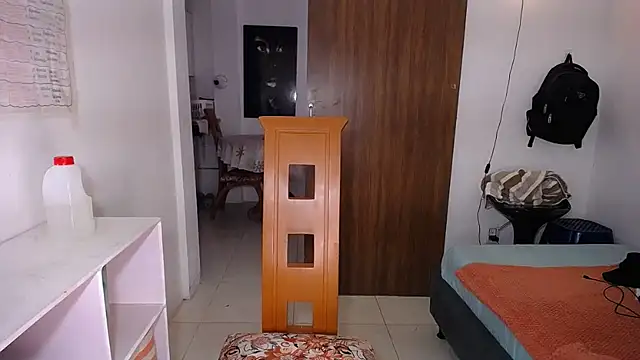 yselahot online show from April 23, 2:41 pm