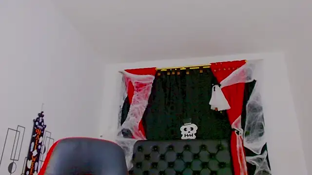 misslombana online show from October 29, 6:07 am