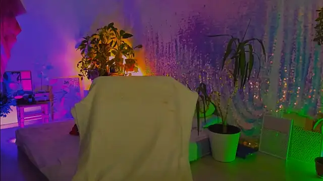 poli   online show from March 23, 6:25 pm