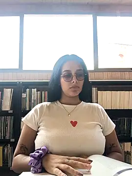Snapshot of Annya-sweet chatting on October 22, 2:33 pm Annya-sweet online show from October 22, 2:33 pm