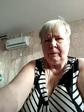 EffectFiona online show from December 17, 7:01 am