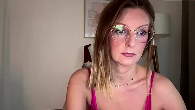 HornyJudith online show from December 15, 7:02 am