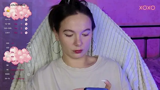 lil luna x online show from October 26, 5:41 pm