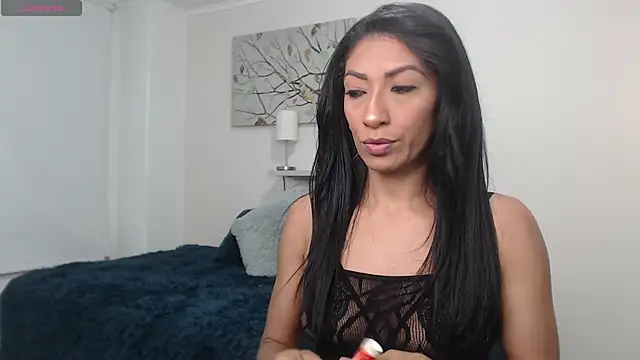 sofia perez    online show from January 7, 10:02 pm