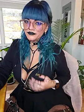 anyalikestosuck online show from November 18, 8:10 pm