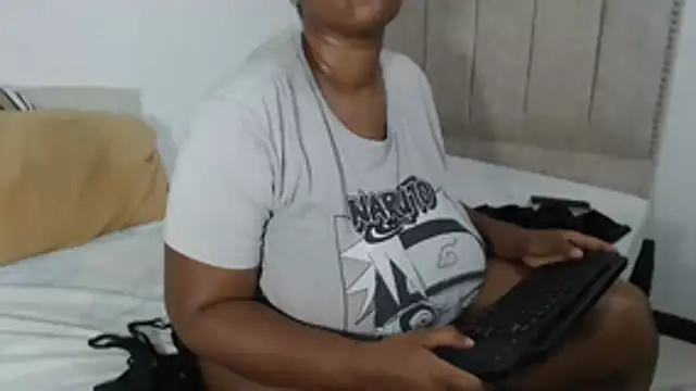 LiraRusso online show from February 12, 11:28 pm