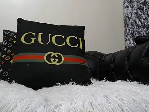 santa queenn online show from December 20, 12:53 pm