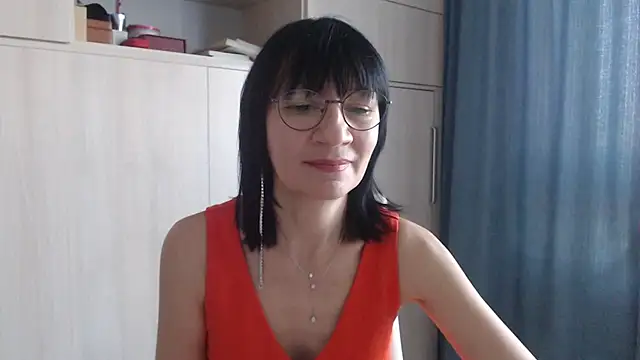 Erica95Bloom online show from September 16, 9:28 am