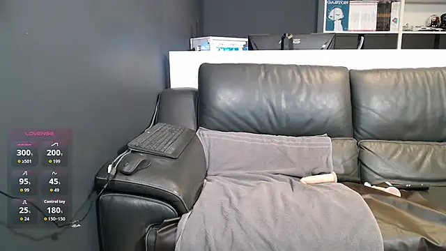 Lili-Bertine online show from November 19, 10:43 pm