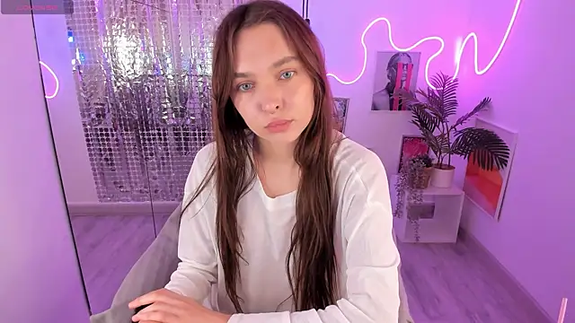 ChloeSunny online show from July 3, 6:08 am