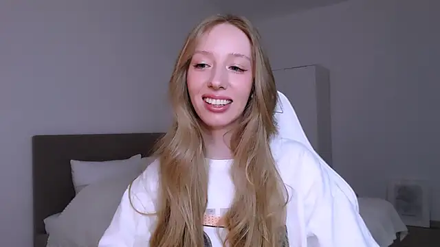 Luna insniity online show from March 11, 9:50 pm