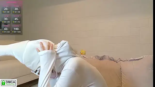 SUZU  online show from November 17, 1:01 pm