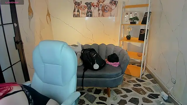 NiickyJones online show from November 10, 11:33 pm