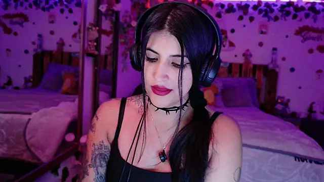 azahar  ziiz online show from December 13, 10:05 pm