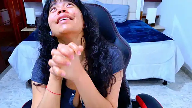 laureentt  online show from November 20, 3:29 am