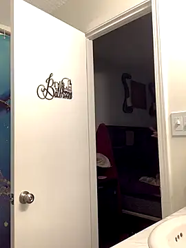 SweetHoneyBunz online show from November 7, 5:29 pm