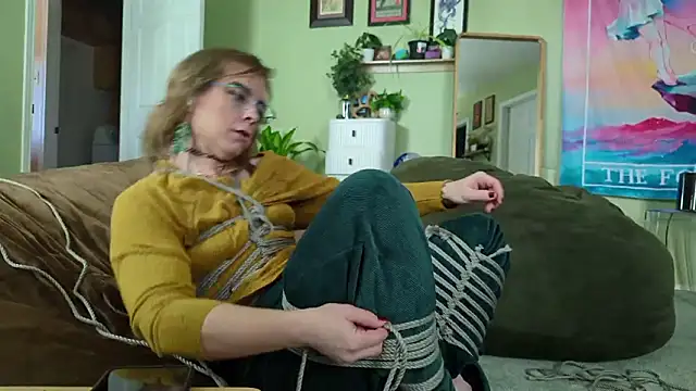 Linzy 19 online show from February 11, 8:32 pm