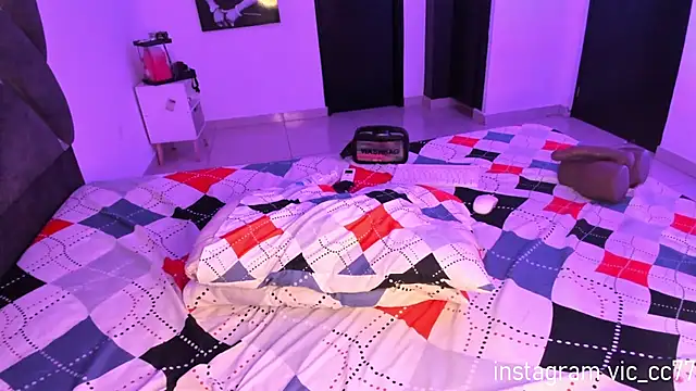 victoriamoon1 online show from April 6, 5:25 pm