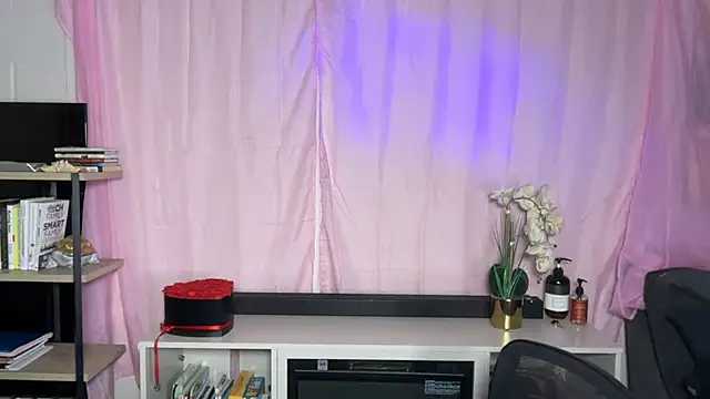 SashaEstrella online show from March 28, 7:08 am