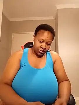 bustylisa1983 online show from December 14, 4:40 am