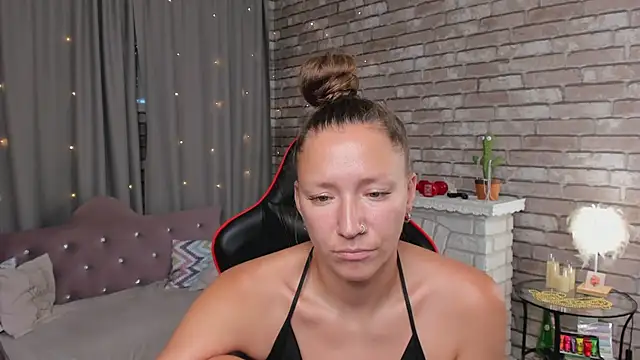 SarahCoksss online show from July 5, 1:12 am