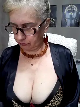 Snapshot of koroleva70 chatting on September 25, 5:55 pm koroleva70 online show from September 25, 5:55 pm