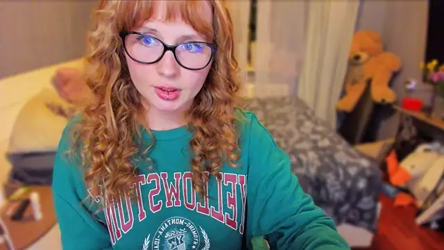 Snapshot of KlementinaBbG chatting on October 3, 8:58 pm KlementinaBbG online show from October 3, 8:58 pm