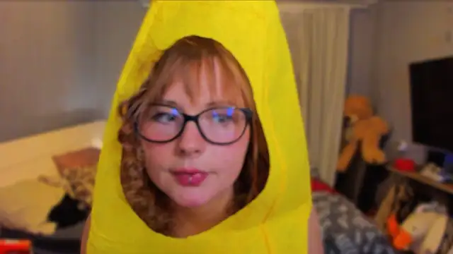 Snapshot of KlementinaBbG chatting on September 20, 8:51 pm KlementinaBbG online show from September 20, 8:51 pm