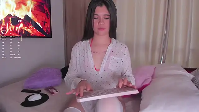 ambar-adaams online show from September 17, 9:35 pm