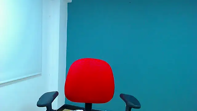 danna- roouss online show from February 3, 2:53 am