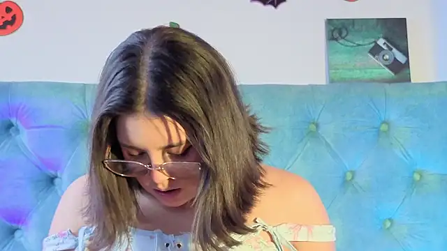 Paola Lyon  online show from November 14, 5:13 pm