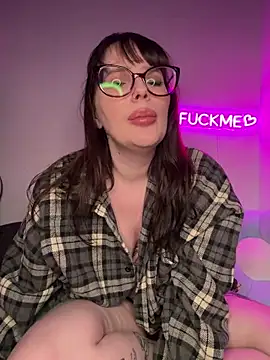 Mona-Peaches online show from February 4, 3:37 pm