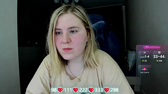 Olivia Munk online show from April 5, 4:33 am