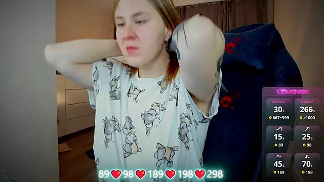 Olivia Munk online show from October 21, 4:05 am