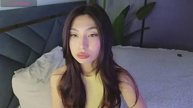 TrishaRey online show from April 14, 4:34 am