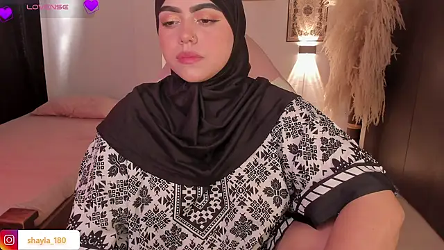 shayla 18 online show from November 22, 7:38 pm