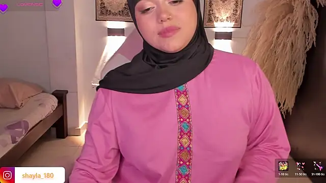 shayla 18 online show from April 10, 9:43 pm