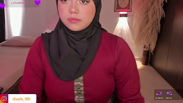 shayla 18 online show from December 4, 7:14 pm