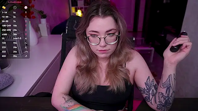 RemyCute online show from November 21, 5:37 pm