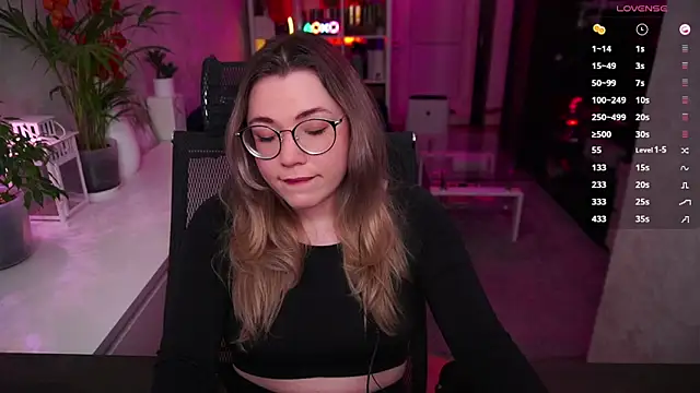 RemyCute online show from February 5, 6:00 pm