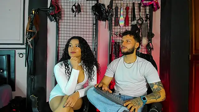 Twisted Fantasy online show from December 18, 9:52 pm